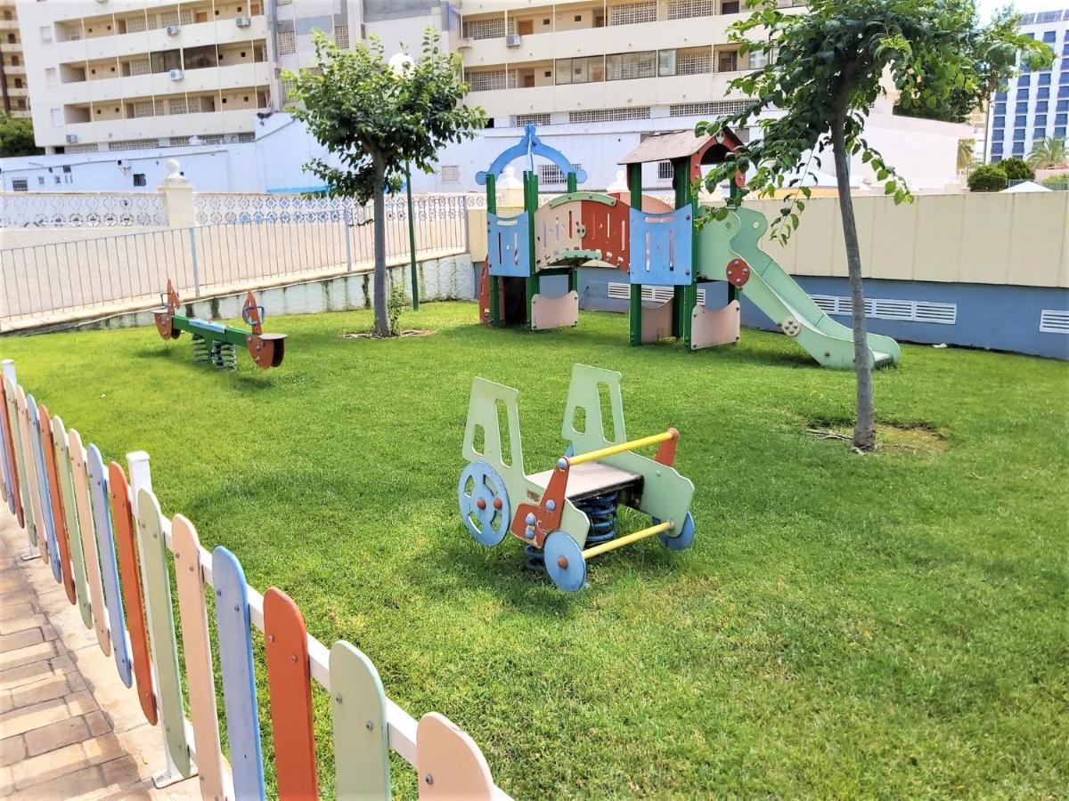 Gemelos 22-3-12 Benidorm Exteriör bild