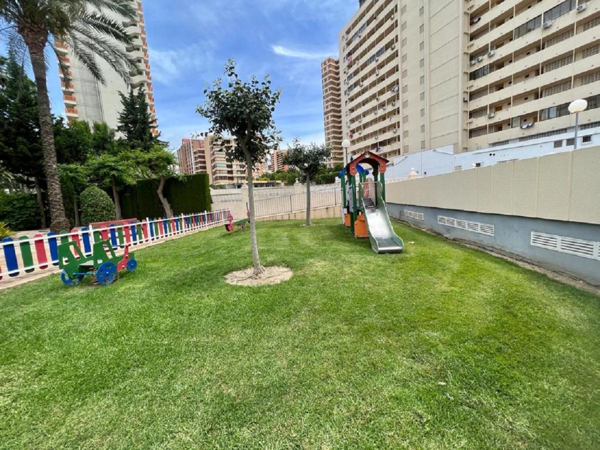 Gemelos 22-3-12 Benidorm Exteriör bild