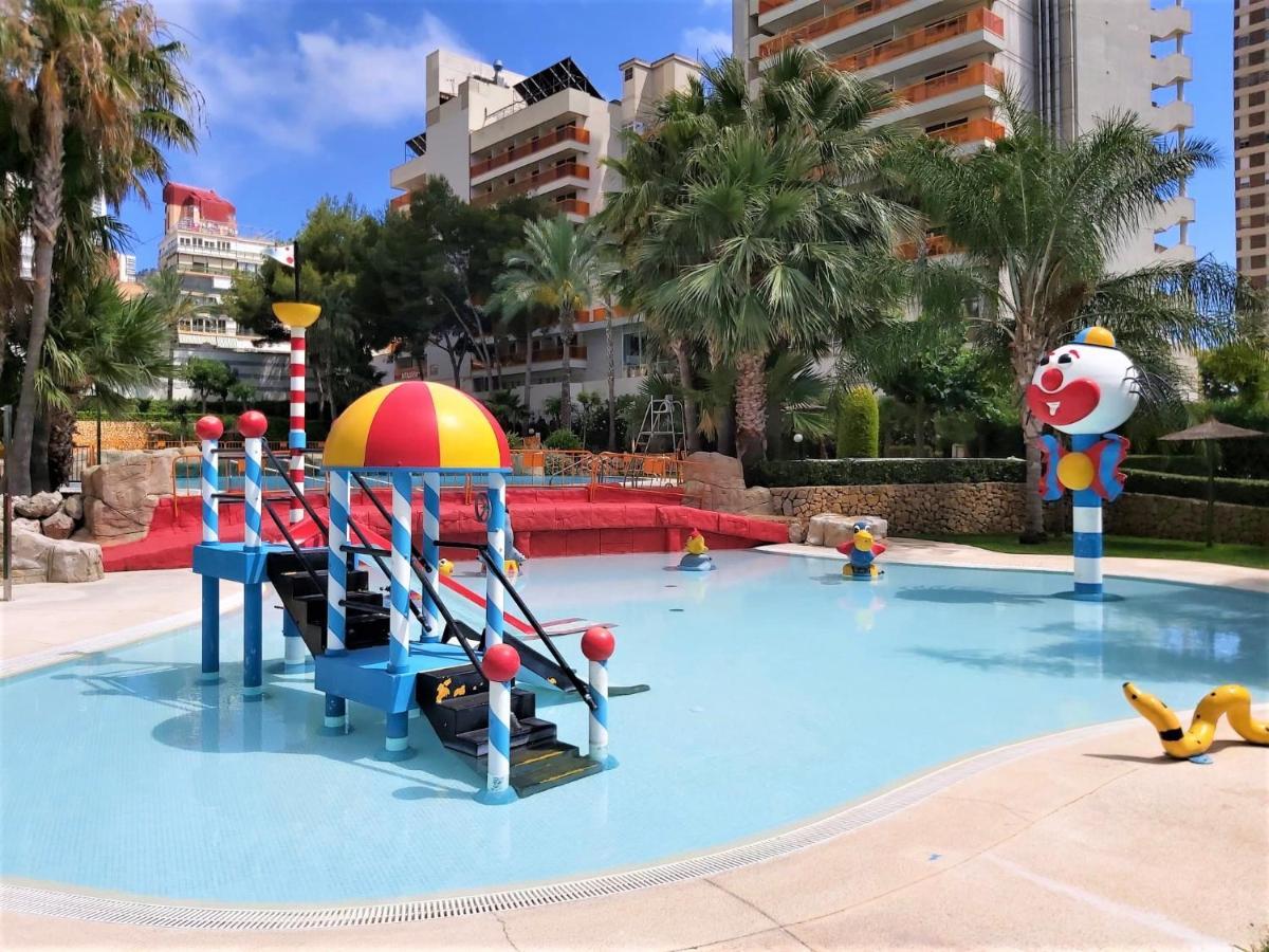 Gemelos 22-3-12 Benidorm Exteriör bild